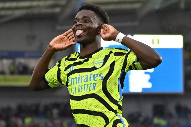 Arsenal Go Top After 3-0 Win Over Brighton