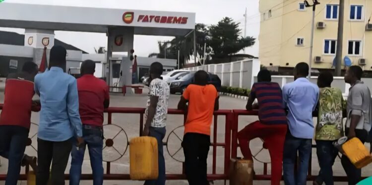 No More N820 Per Litre; New Petrol Prices Emerge At Filling Stations, As Tanker Drivers Set Date For Strike